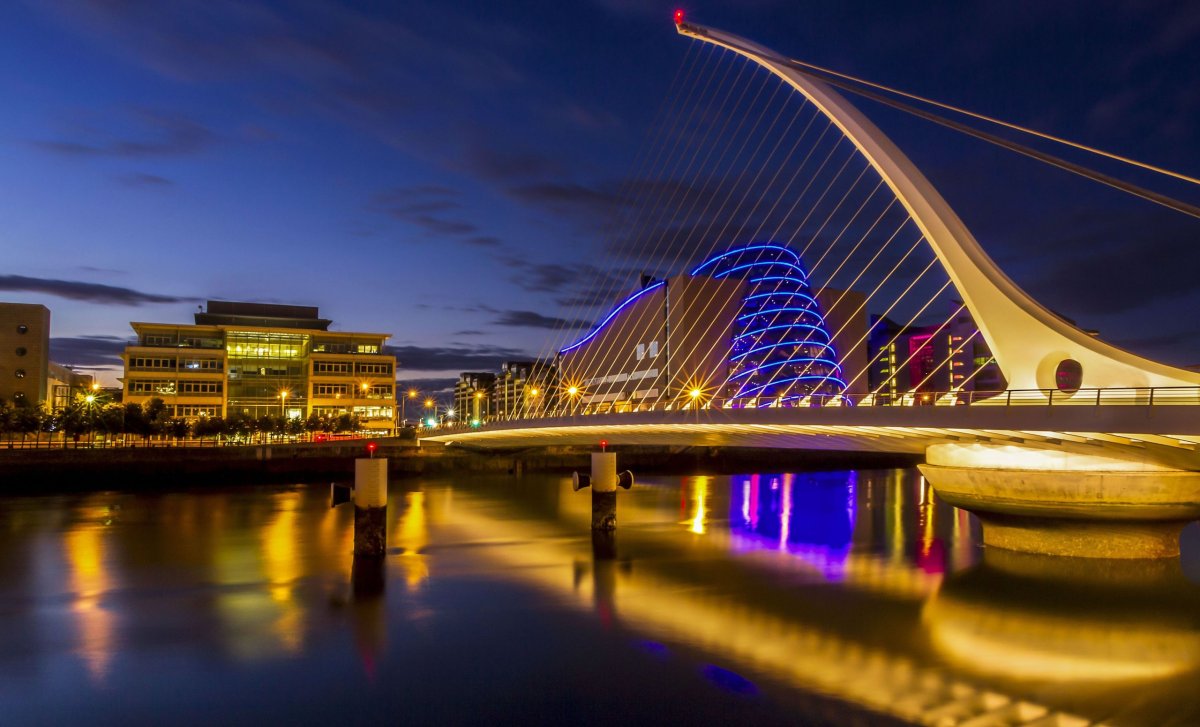 Noční most v Dublinu