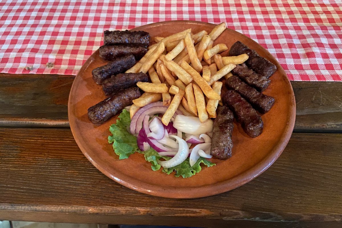 Jídlo v nedaleké hospodě