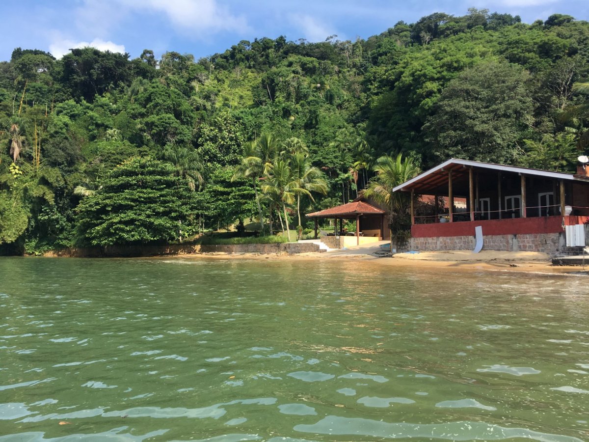 Výlet lodí v okolí Ubatuba