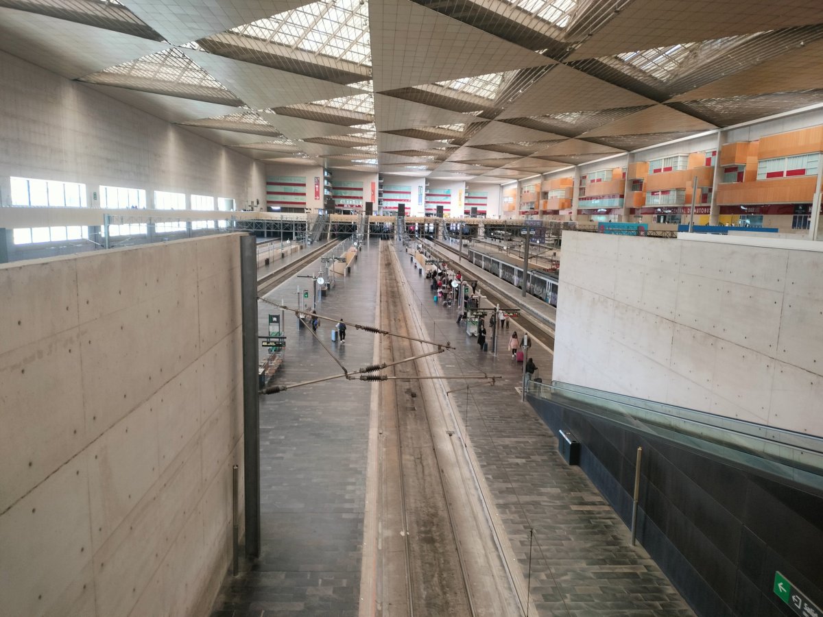 Delicias - pohled na nástupiště