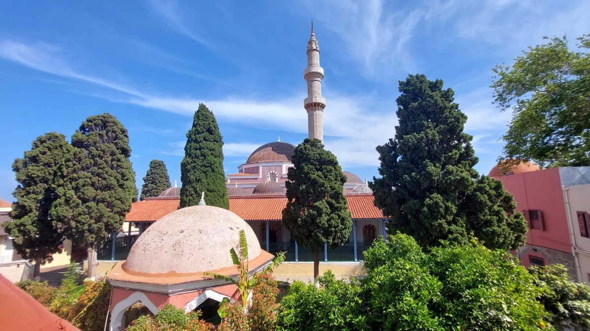 Jedna z několika mešit