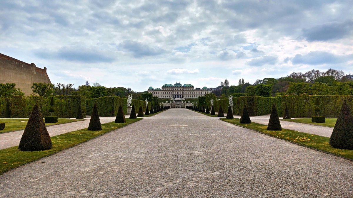 Zámecký park a jižní palác