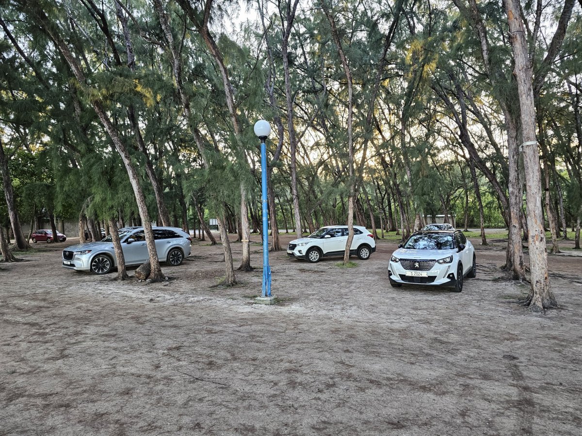 Parkoviště u pláže Mon Choisy