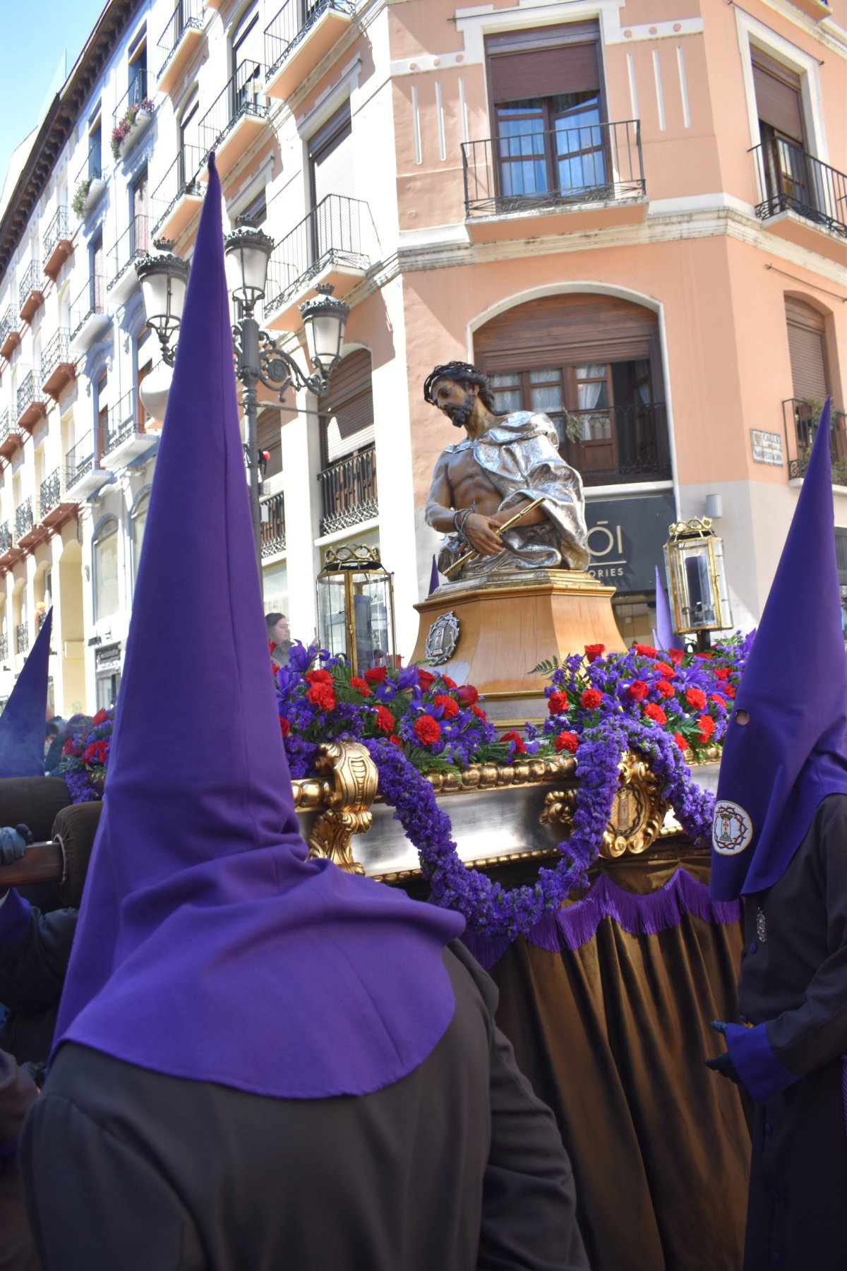 procesí z kostela svatého Filipa a Jakuba