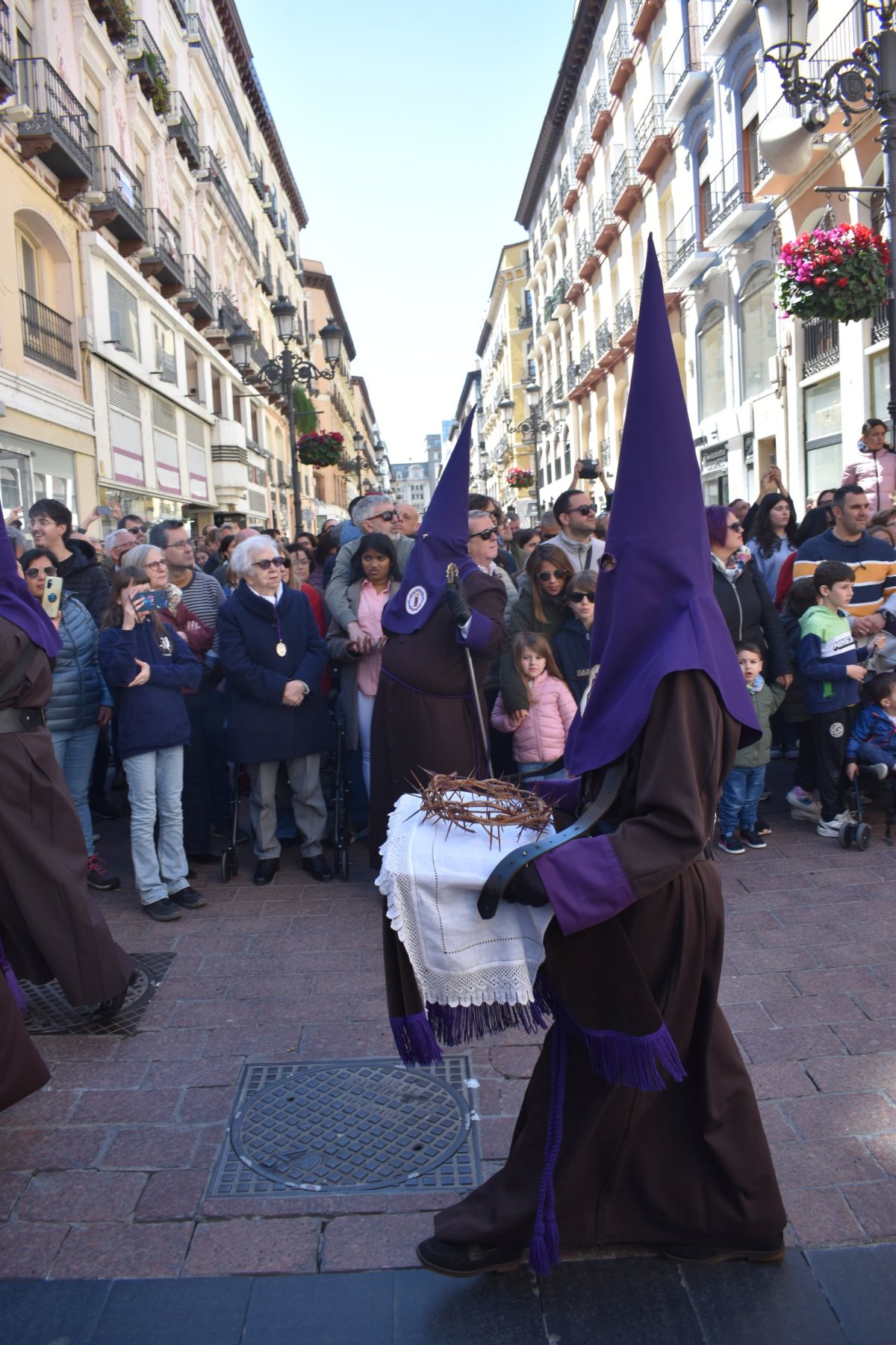 procesí z kostela svatého Filipa a Jakuba