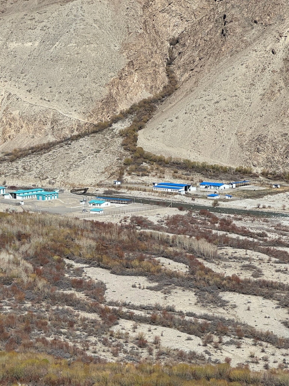 zelena tajik, modra afghan hranicni straz