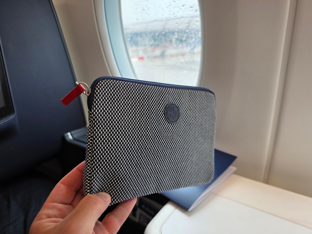 Amenity kit