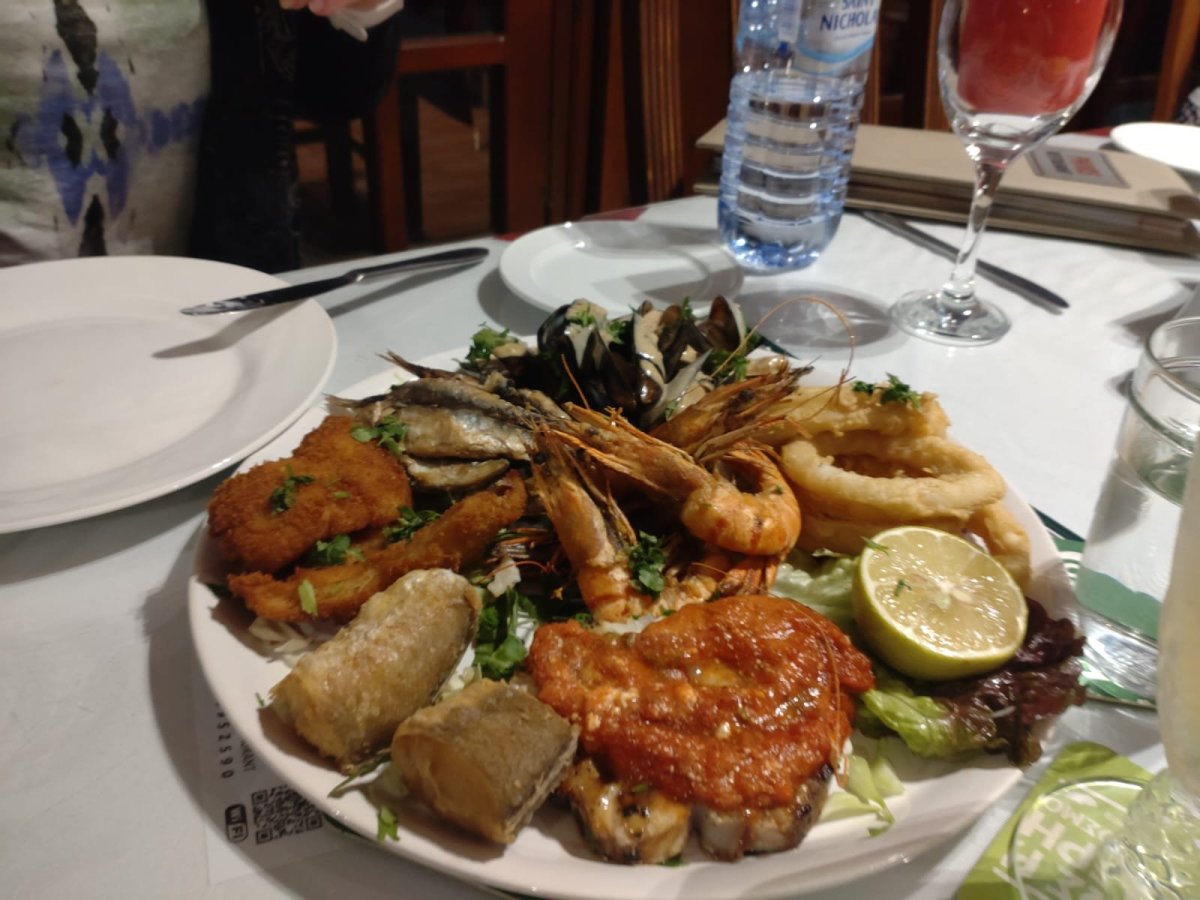 Pafos - Happy island Restaurant, Rybí talíř pro 2-osoby