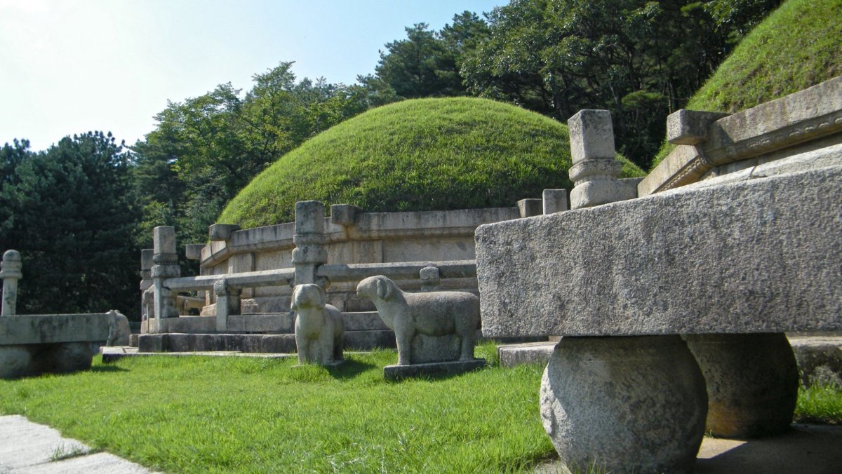 Tomb of king Kongmin (Unesco)