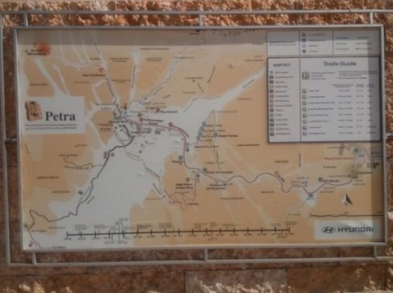 Mapa pouštního města Petra