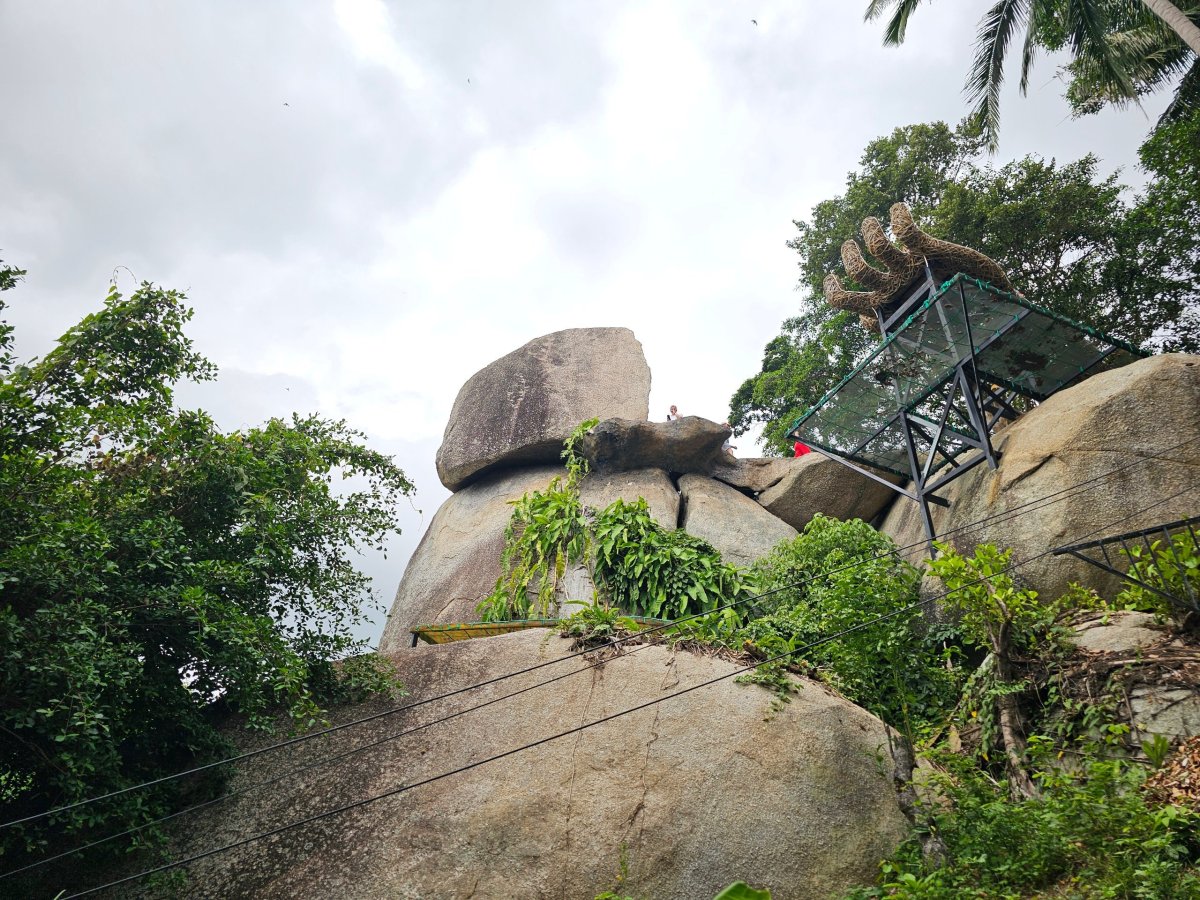 Pohled na Overlap Stone 2