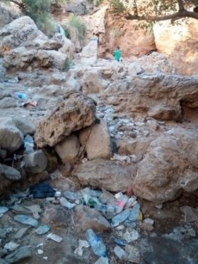 termální vodopád o 180 