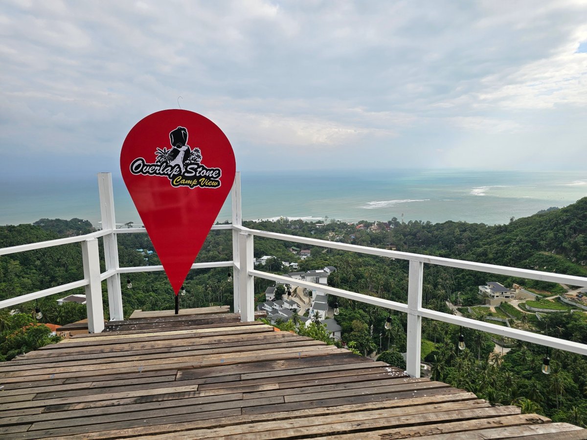 Vyhlídka od Overlap Stone 1