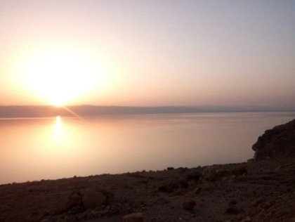 Západ slunce nad Mrtvým mořem