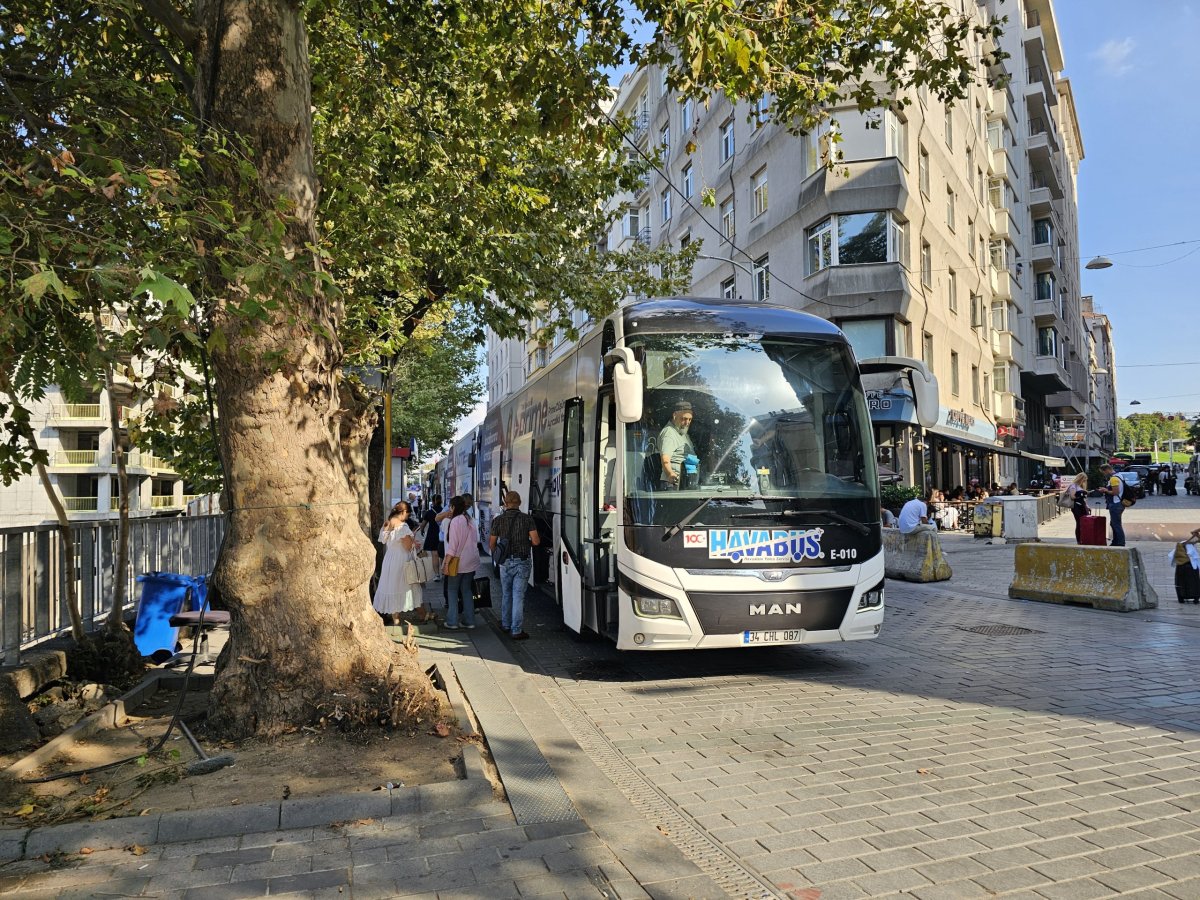 Havabus směr letiště Sabiha Gokcen na náměstí Taksim