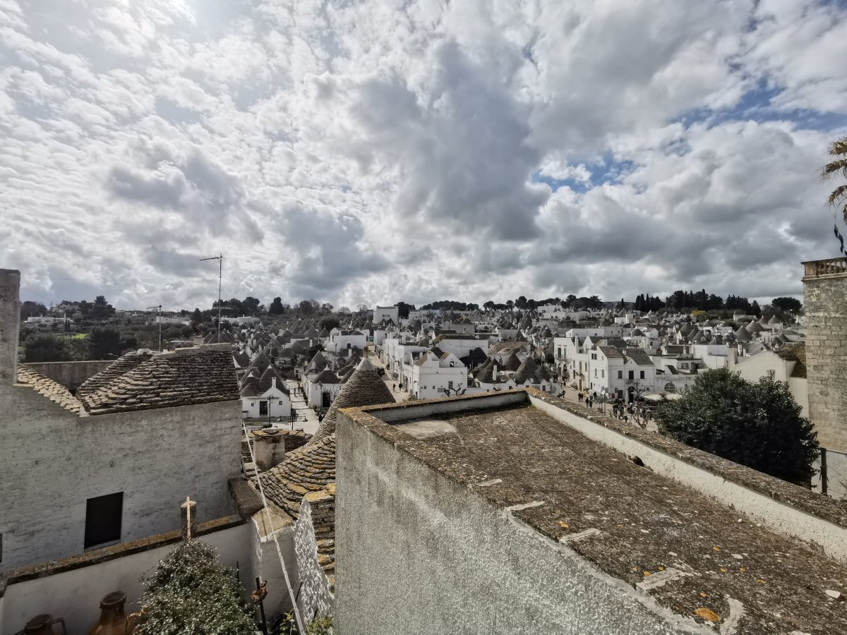 Panorama čtvrti s trulli