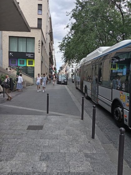 Zašité zástavky autobusov