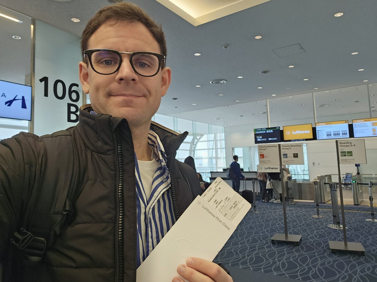 Já s palubní vstupenkou First Class