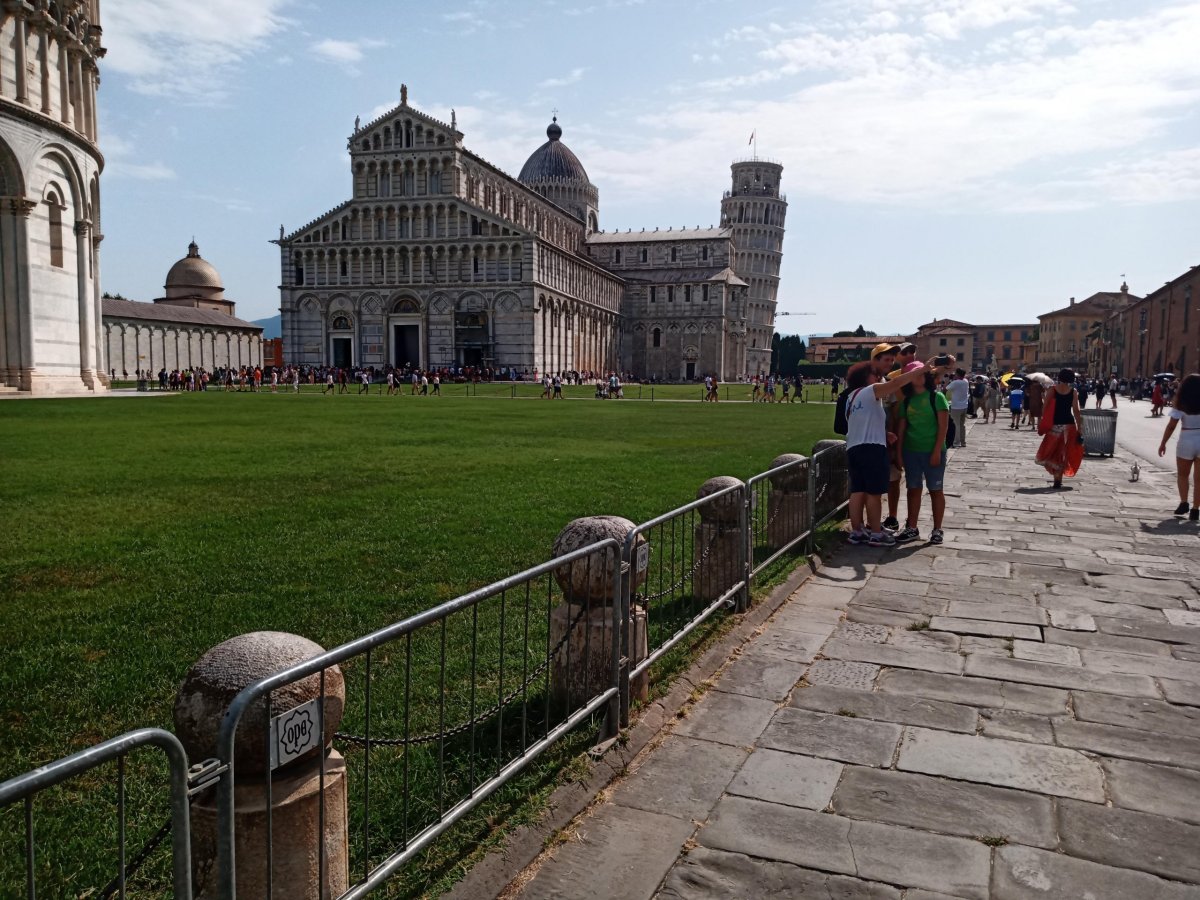 Věž v Píse a městečko 