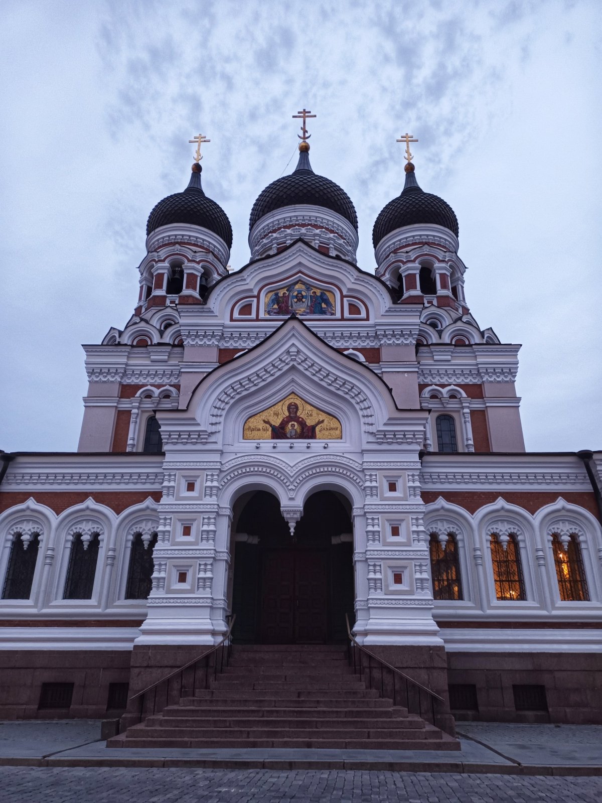 Chrám sv. Alexandra Něvského s roztomilými kopulkami