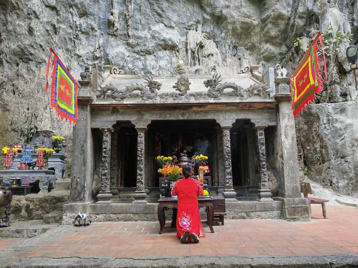 Zastavení u chrámu v srdci UNESCA Trang An