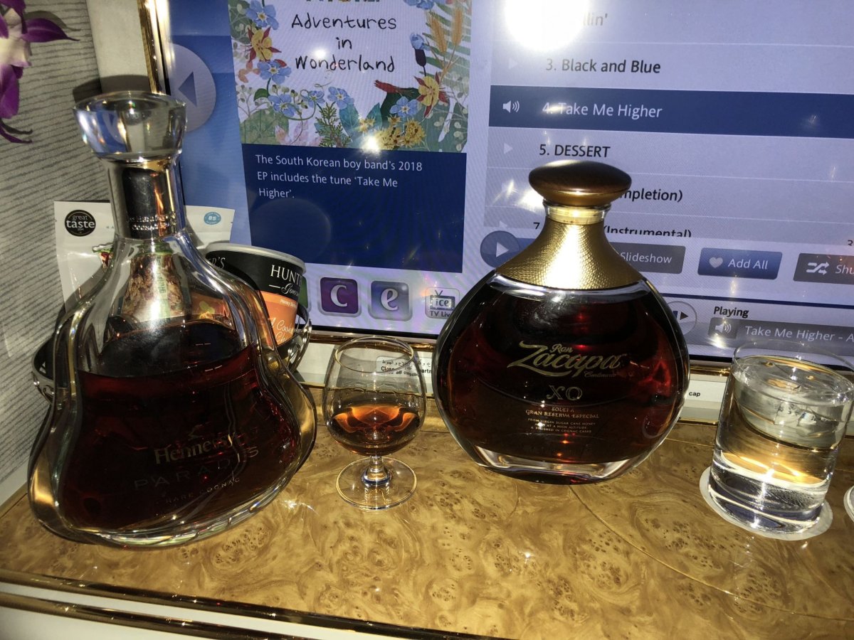 Hennessy Paradise a Zacapa XO v mém suitu
