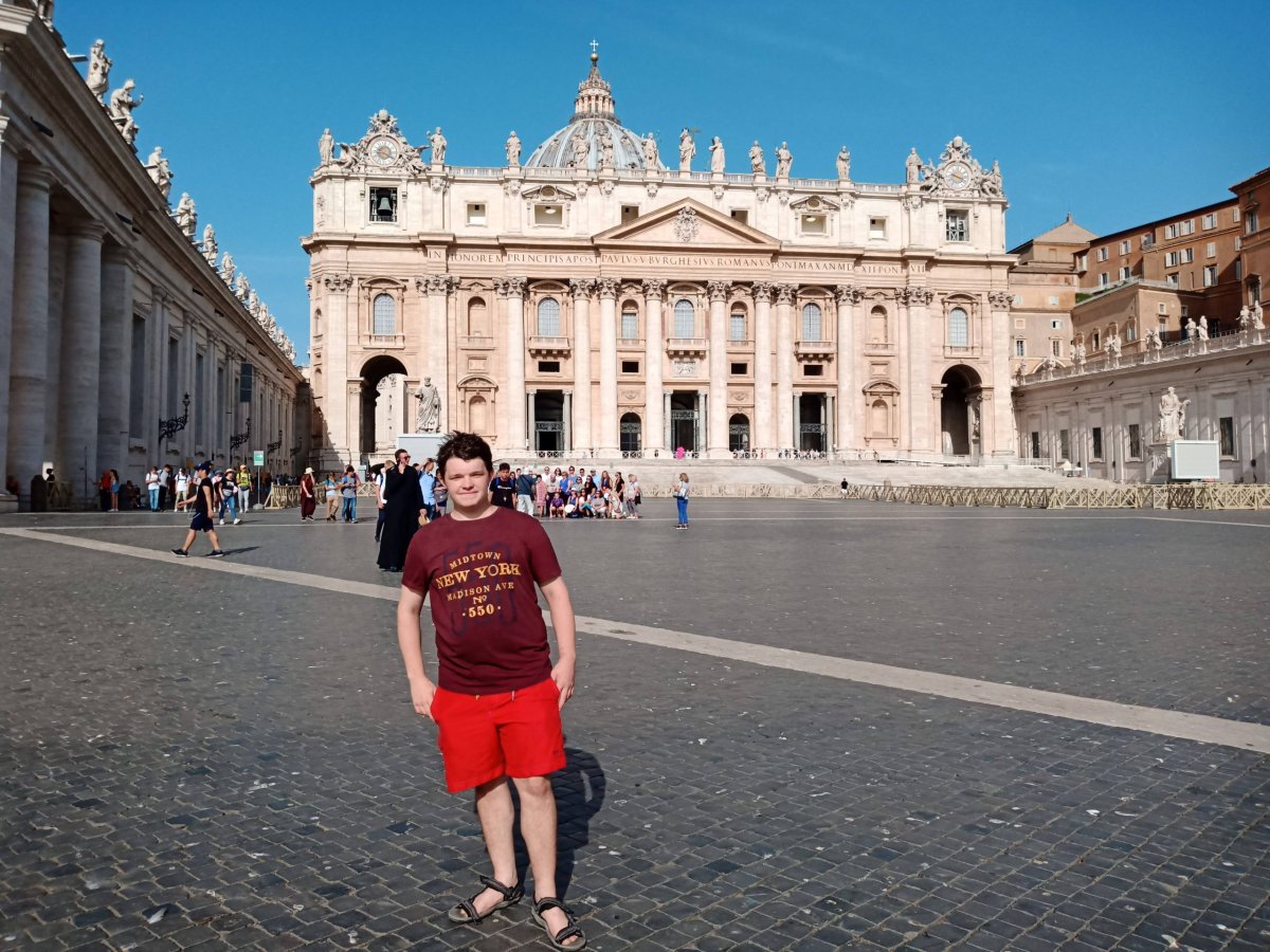 Ve Vatikáně před Bazilikou 