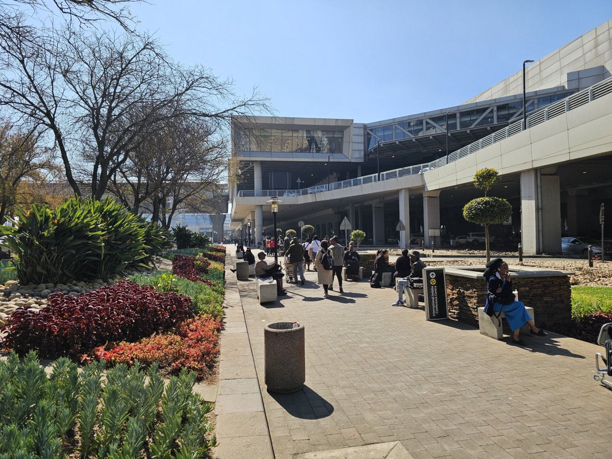 Park před terminálem