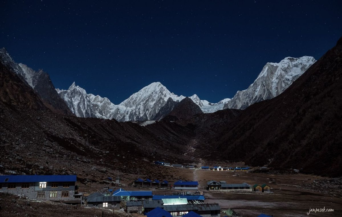 Noční Bhimtang a tisíce hvěd 3 800 m