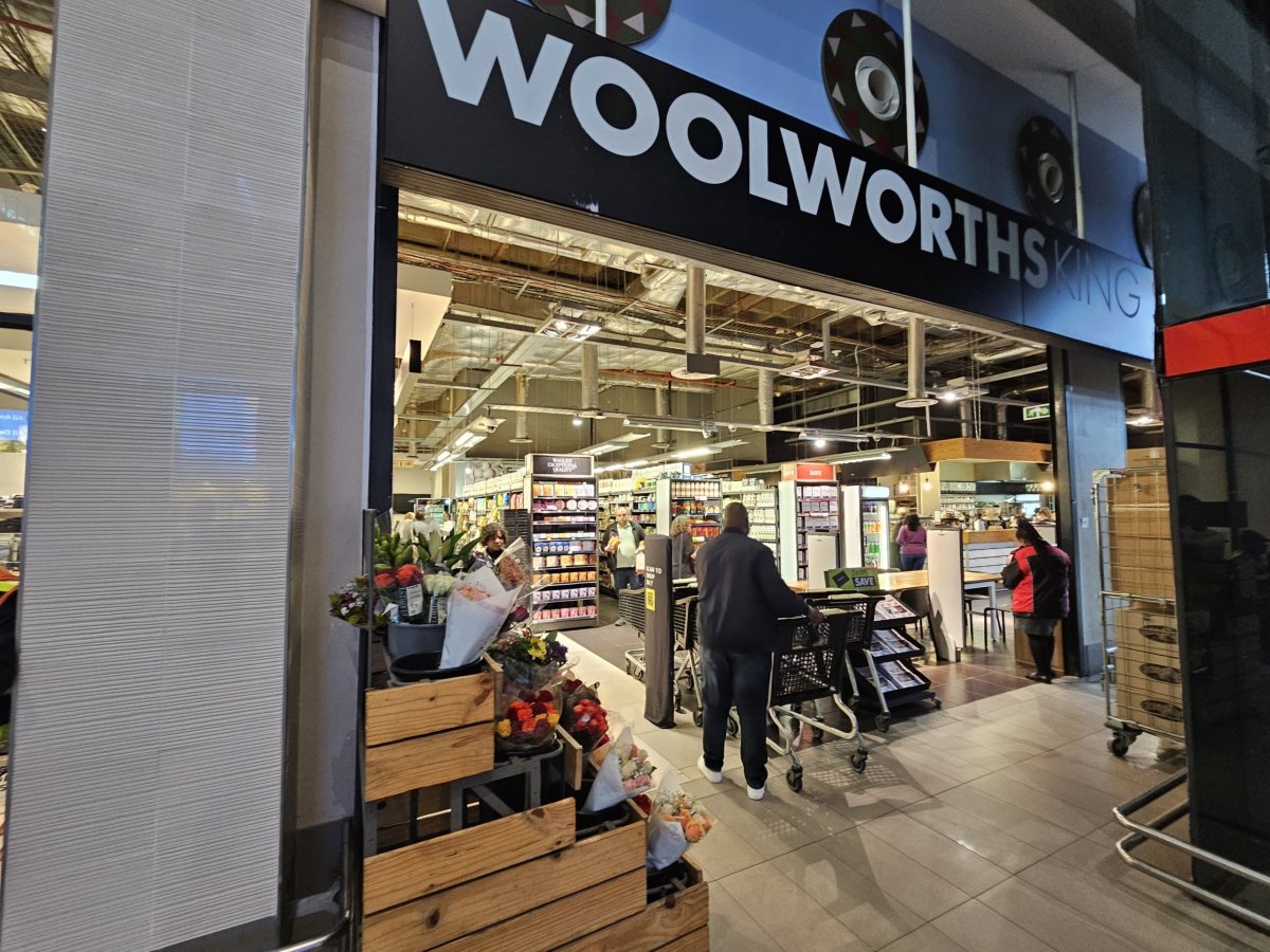 Supermarket Woolworths, veřejná část