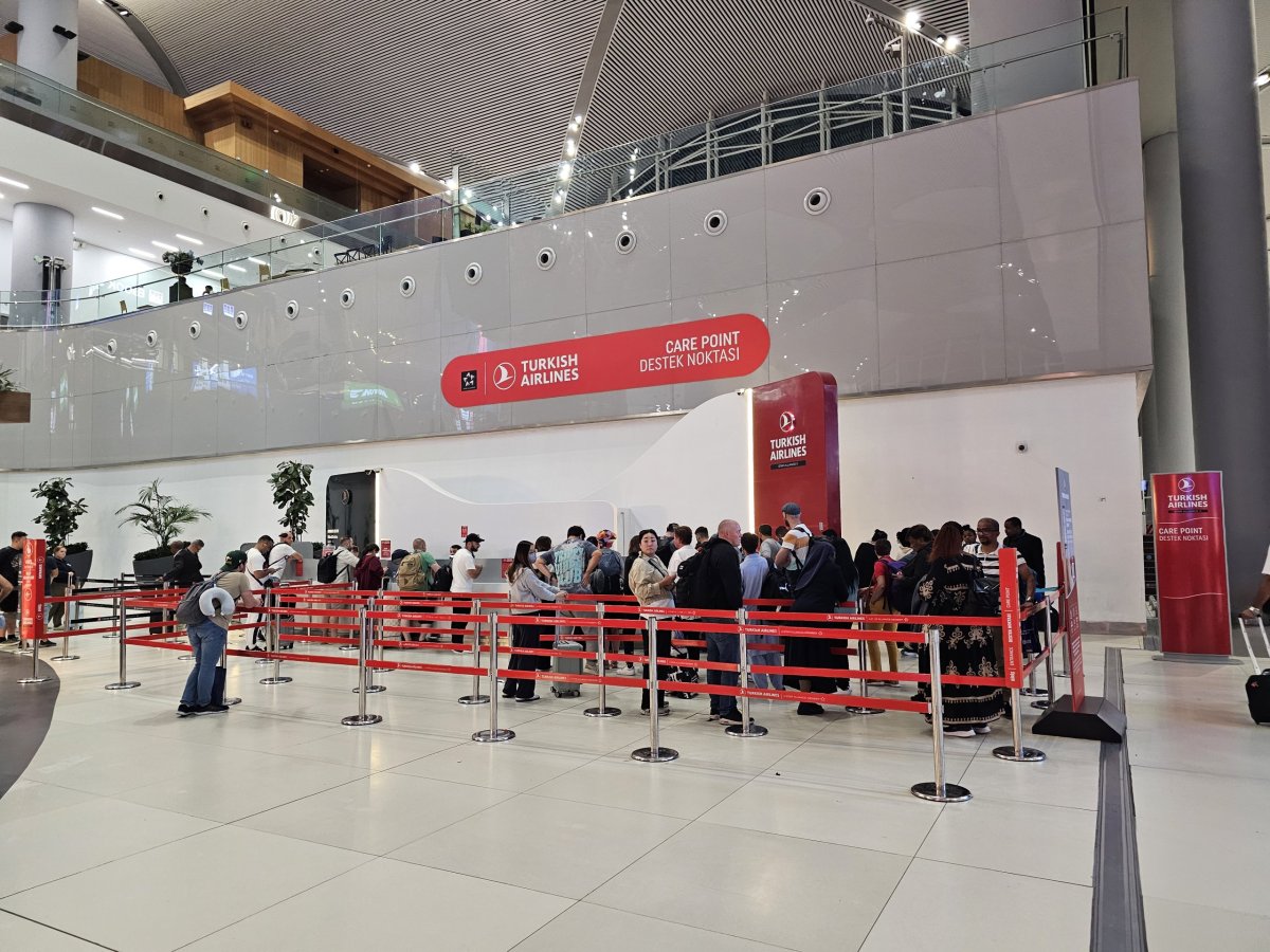 Care Point u odletové brány A1