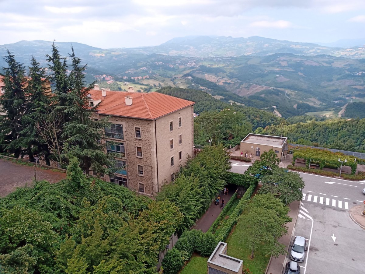Výhled z pevnosti San Marino 
