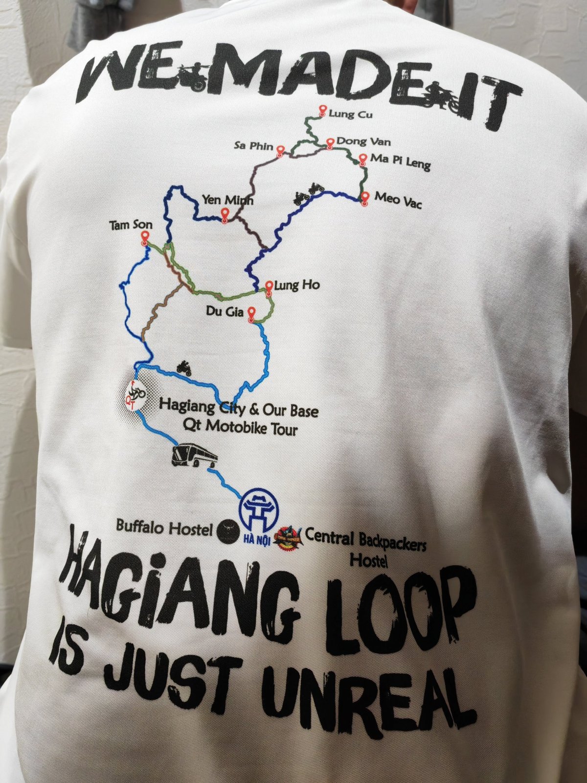 Památné tričko se znázorněnou trasou loopu (okruhu)