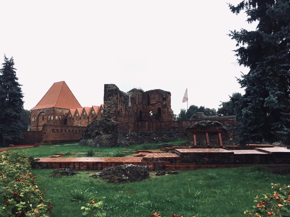 Toruň - zřícenina bývalého křižáckého hradu