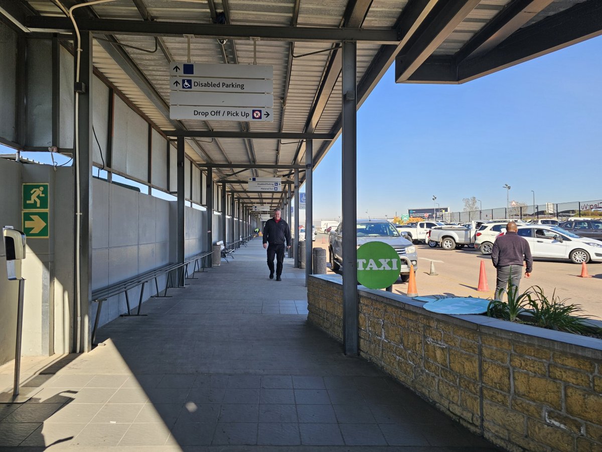 Stanoviště taxi, Uber a Bolt