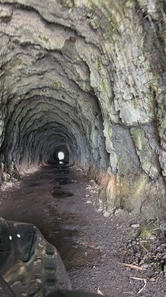 Tunel na vrcholu průsmyku