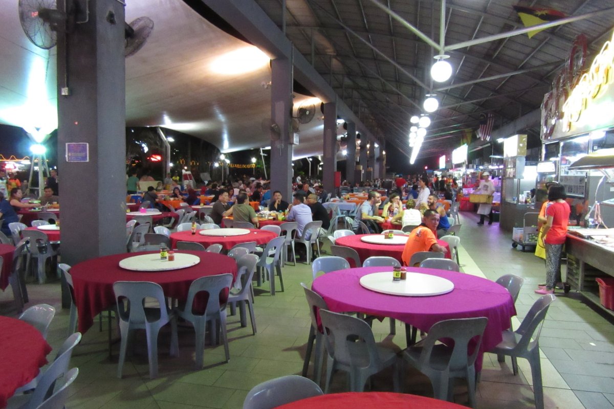 V rybí restauraci v Kuchingu