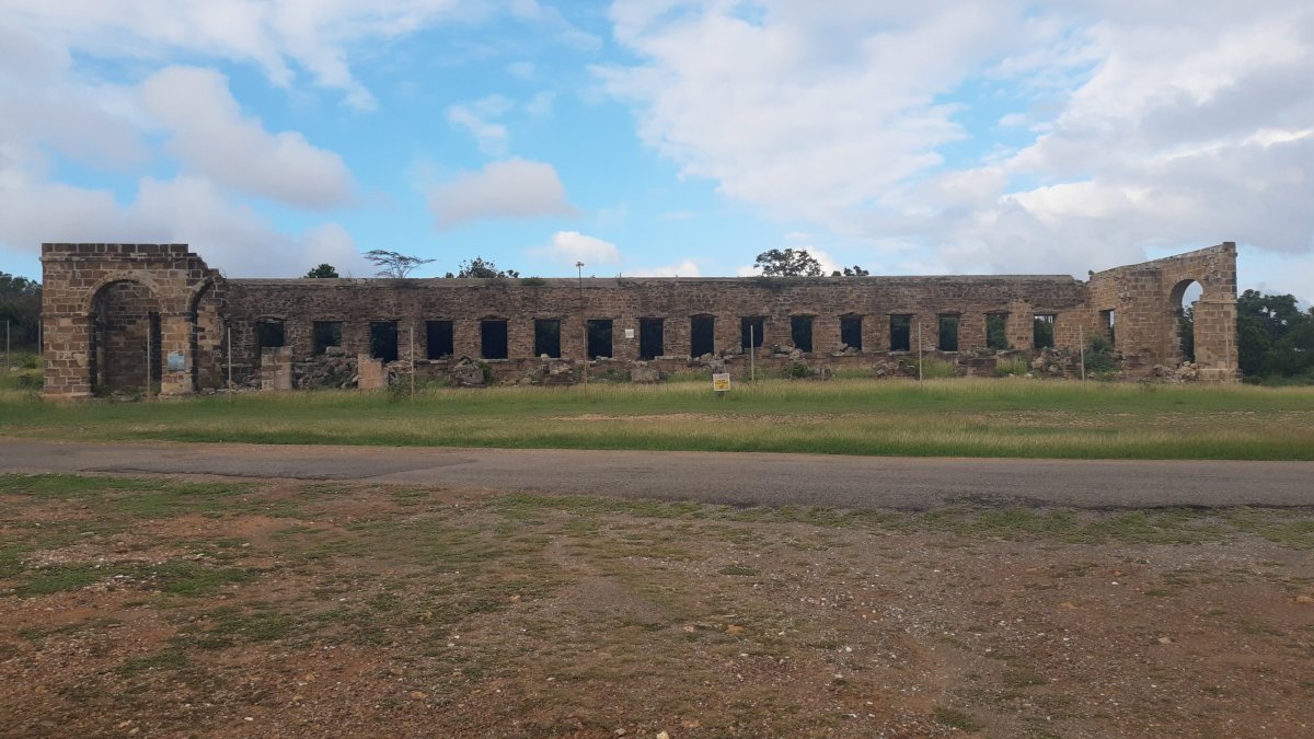 Ruiny důstojnických kasáren