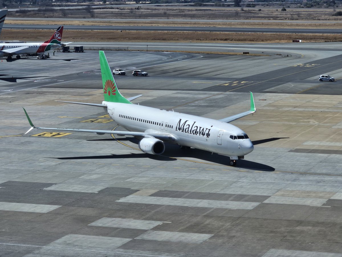 Malawi Airlines, Boeing 737 na letišti Johannesburg
