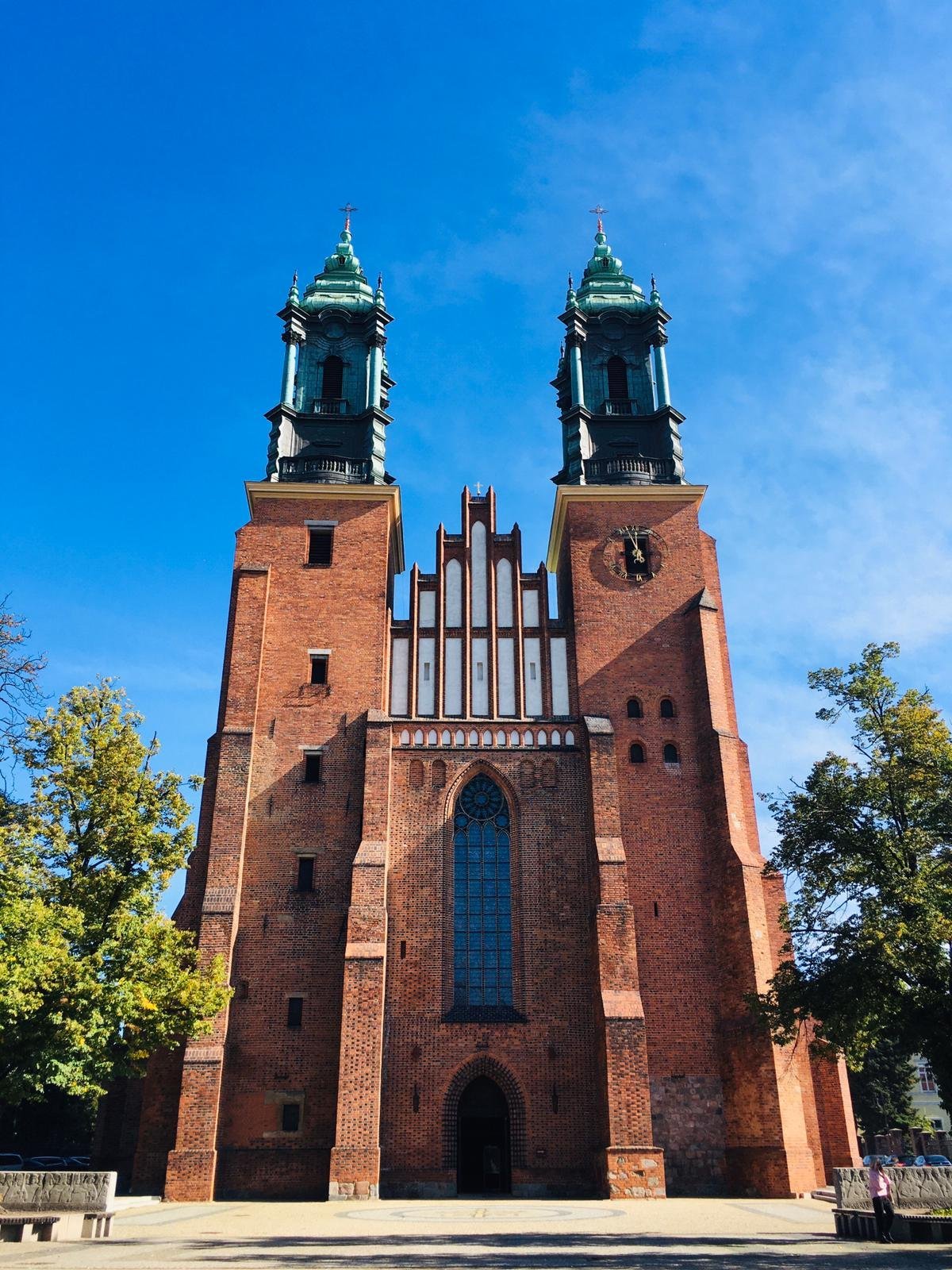 Poznaň - Bazilika sv. Petra a Pavla