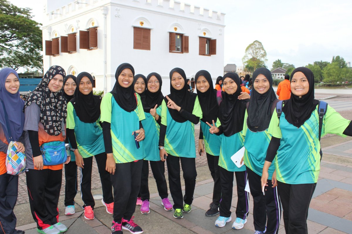 Dívenky z místní školy