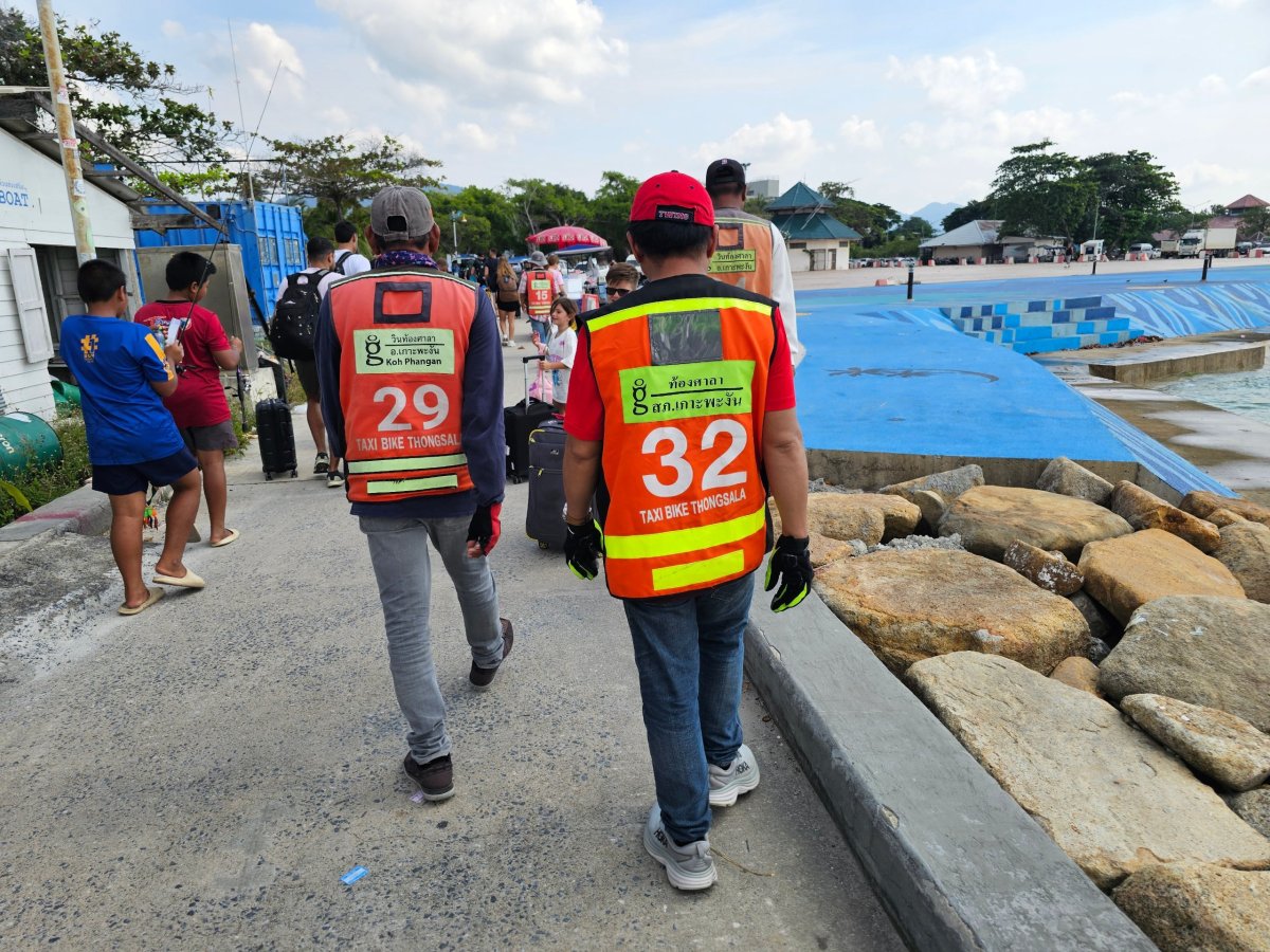 Taxi Bike, řidiči vyčkávající u přístaviště
