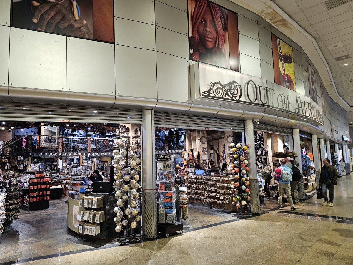 Obchod se suvenýry v tranzitní zóně