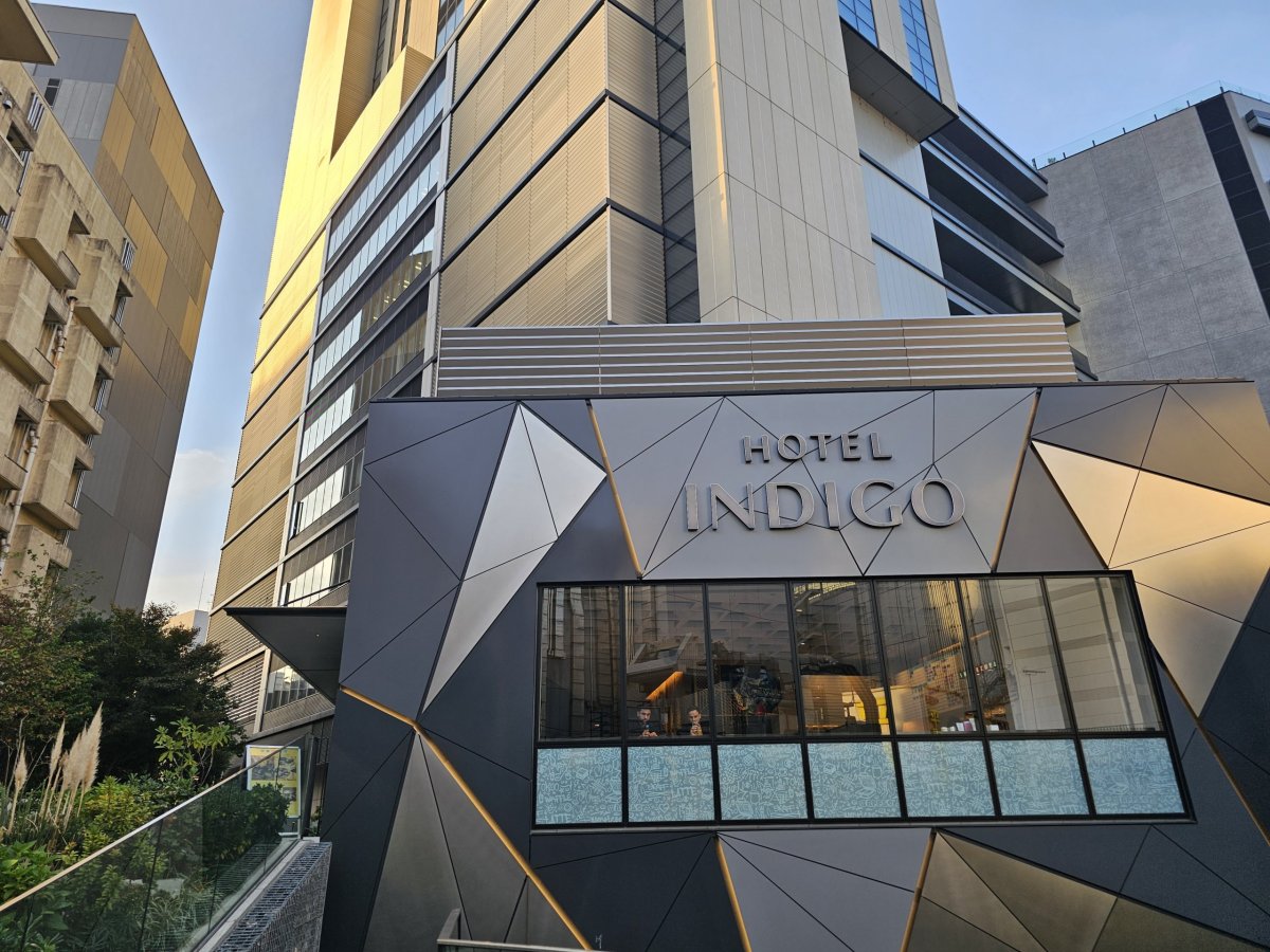 Hotel Indigo, hlavní vstup