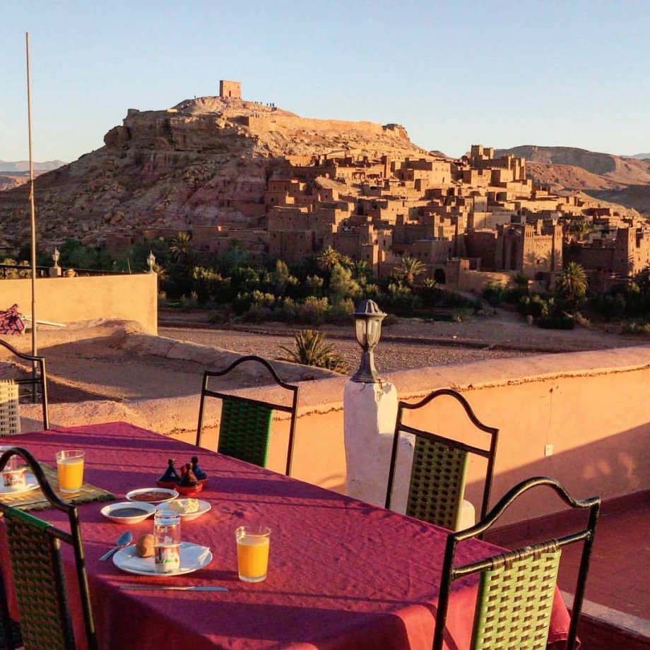 snídaně s výhledem na ksar