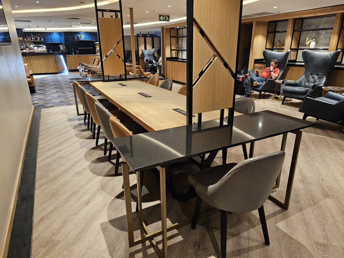 Stoly vhodné pro práci na notebooku