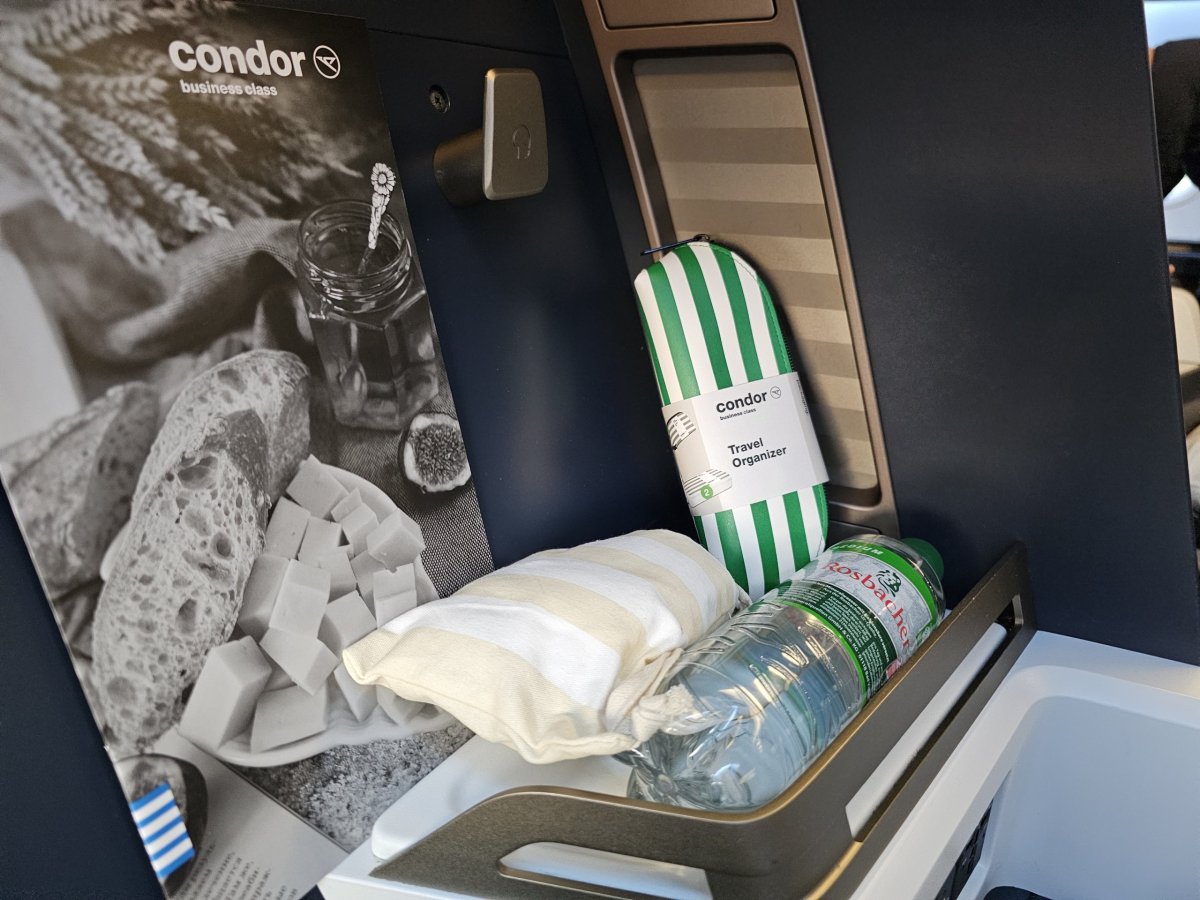 Amenity kit, menu a voda