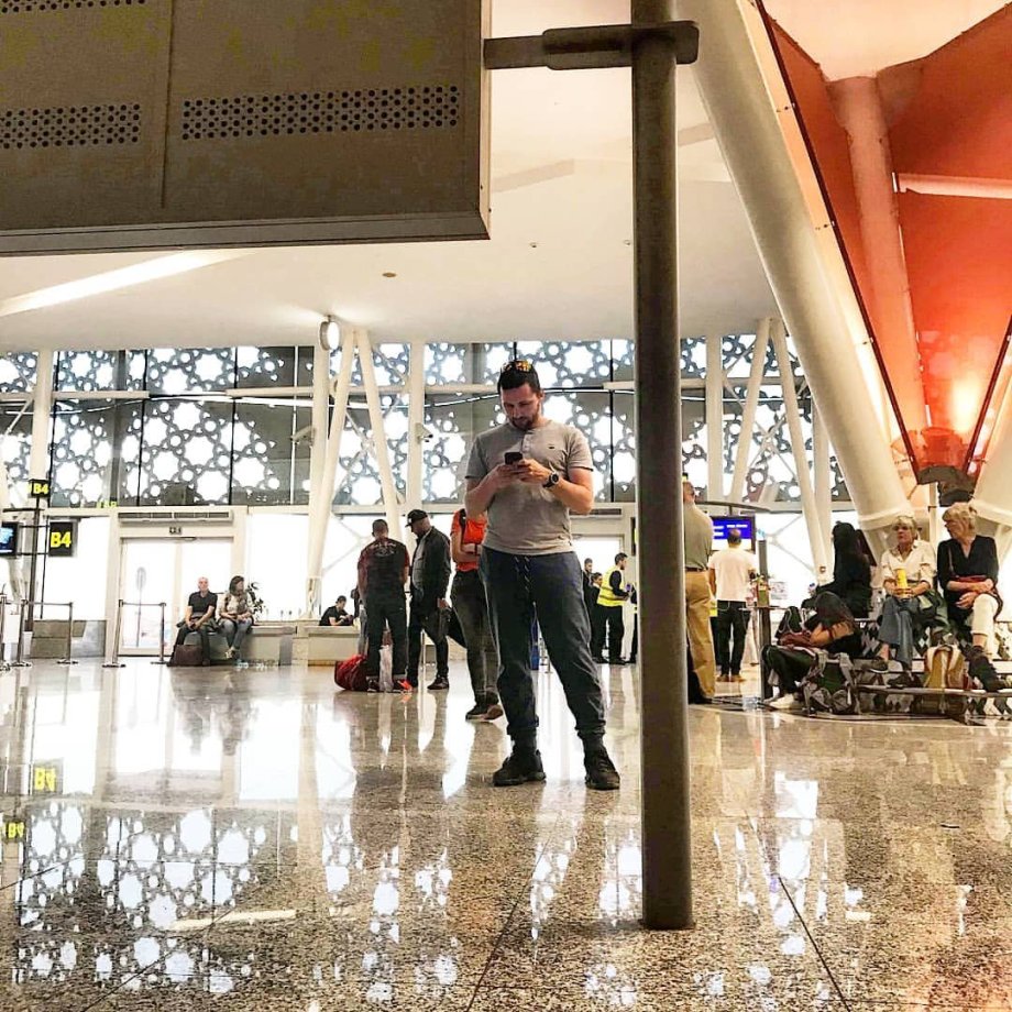 čekání na letišti Marrakech