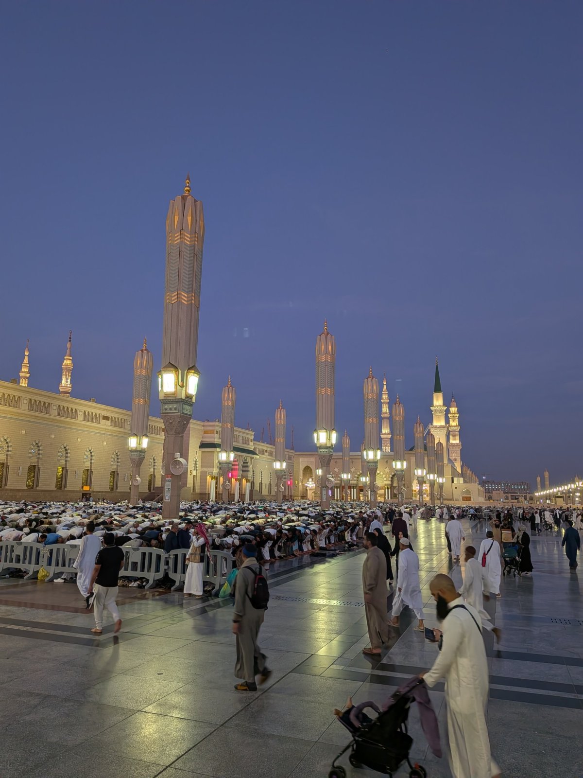 Desetitisíce poutníků