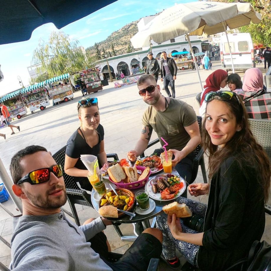 Moulay Idriss - jídlo na náměstí
